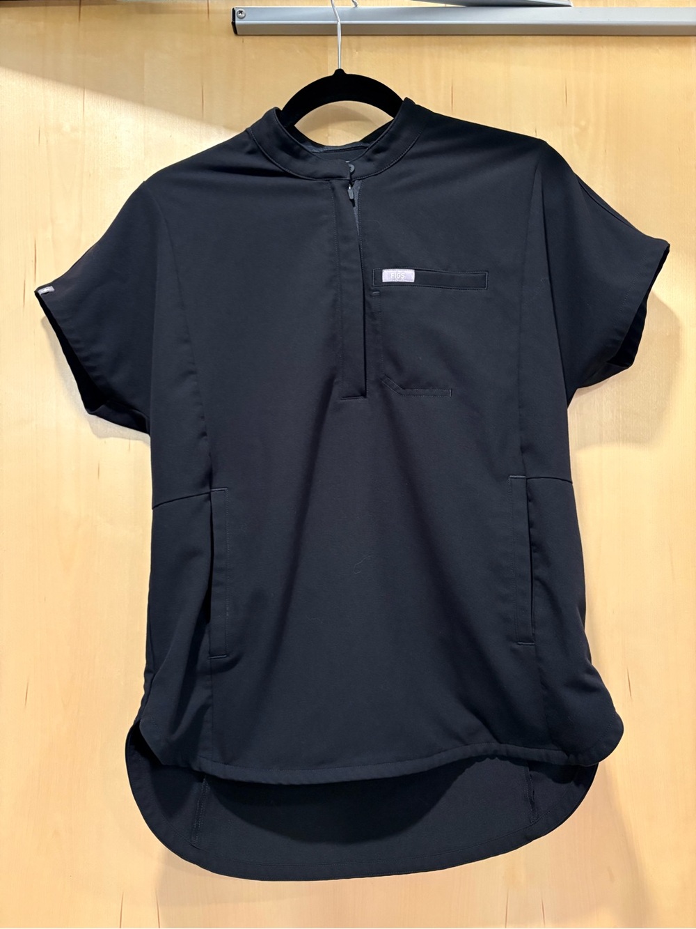 FIGS Women’s Scrub Top - Black size XS. Front zipper and button. Gently used